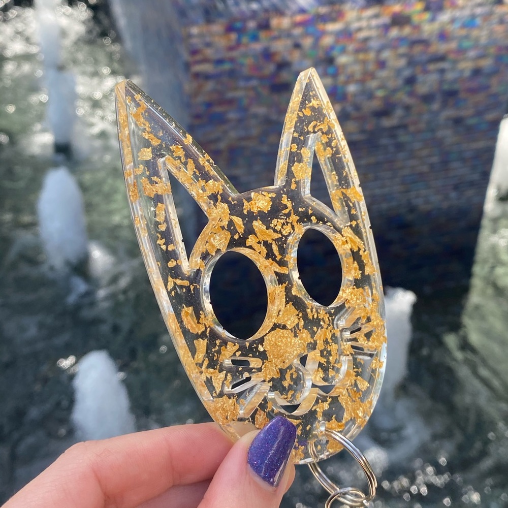 Defensive Kitty Keychain Clear With Gold Flakes - Picture 9 of 16